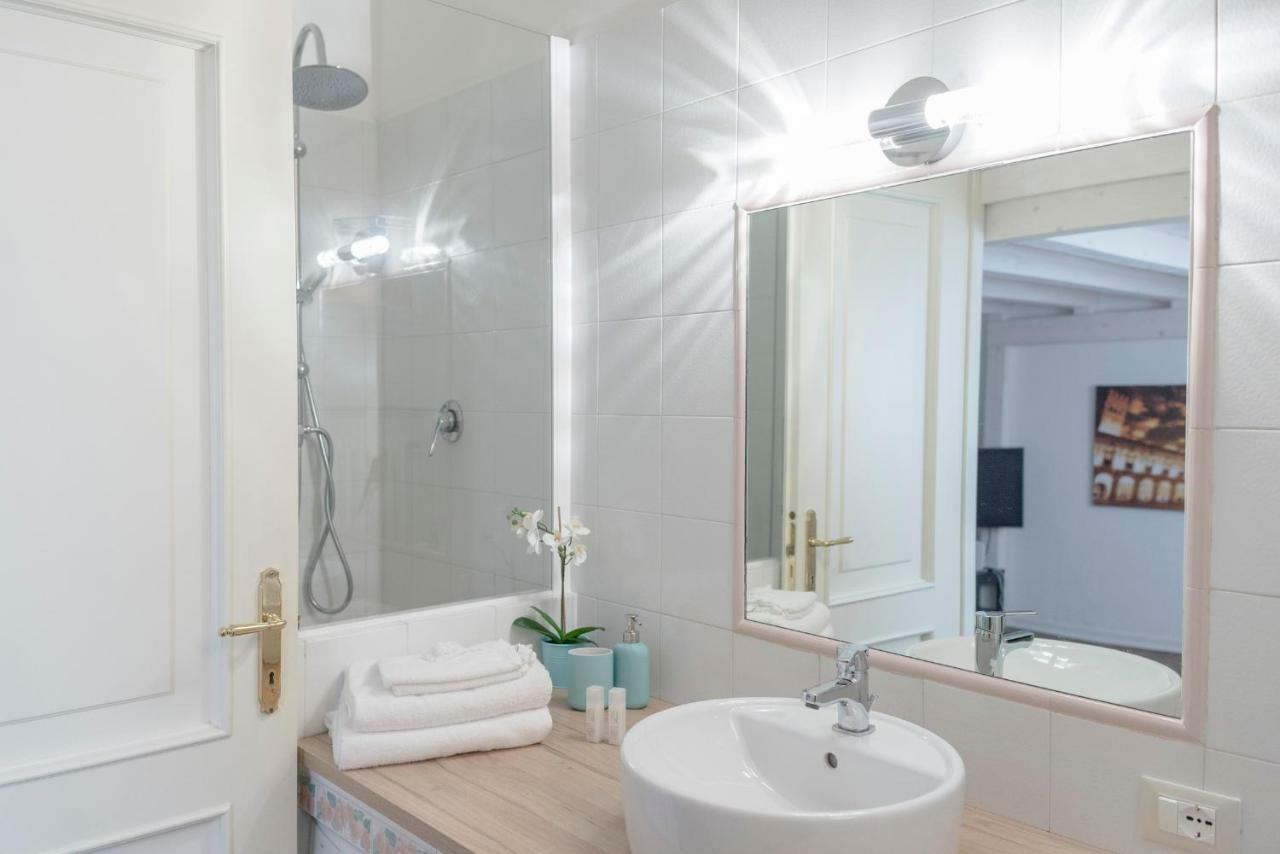 New Loft In The Heart Of Bologna 2 Apartment Luaran gambar